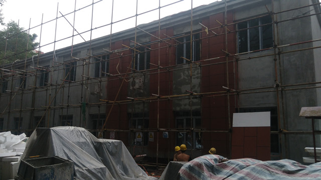 外墻質感涂料施工中